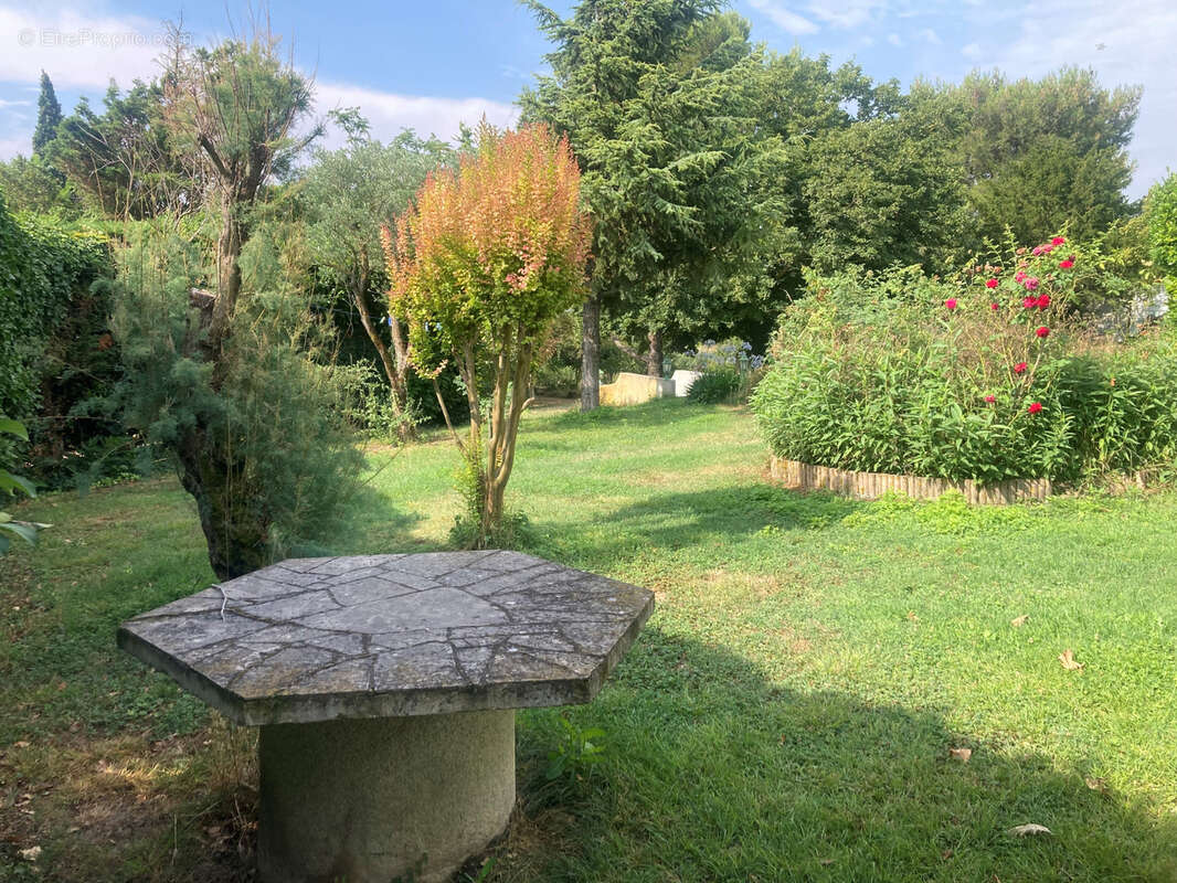 Maison à MAS-SAINTES-PUELLES