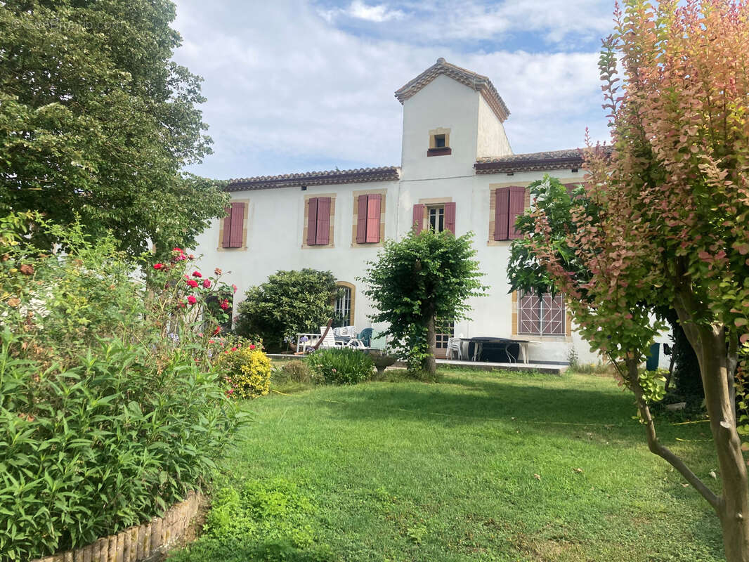 Maison à MAS-SAINTES-PUELLES