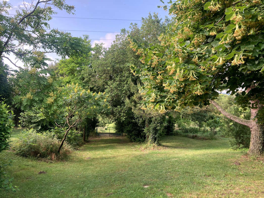 Maison à MAS-SAINTES-PUELLES