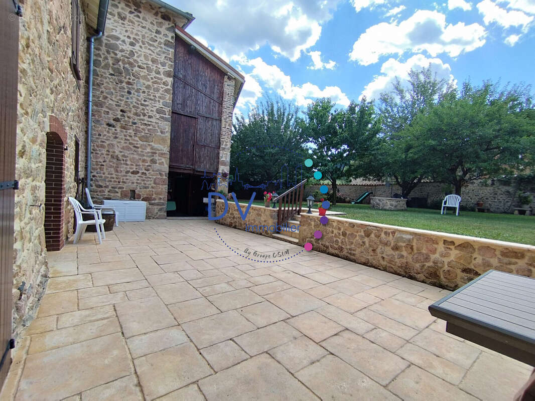 Maison à SAINT-BONNET-LE-TRONCY