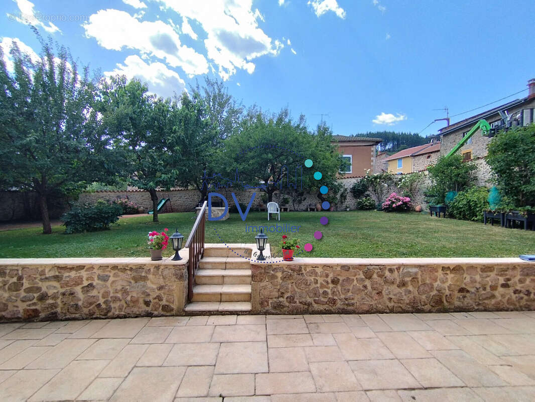 Maison à SAINT-BONNET-LE-TRONCY