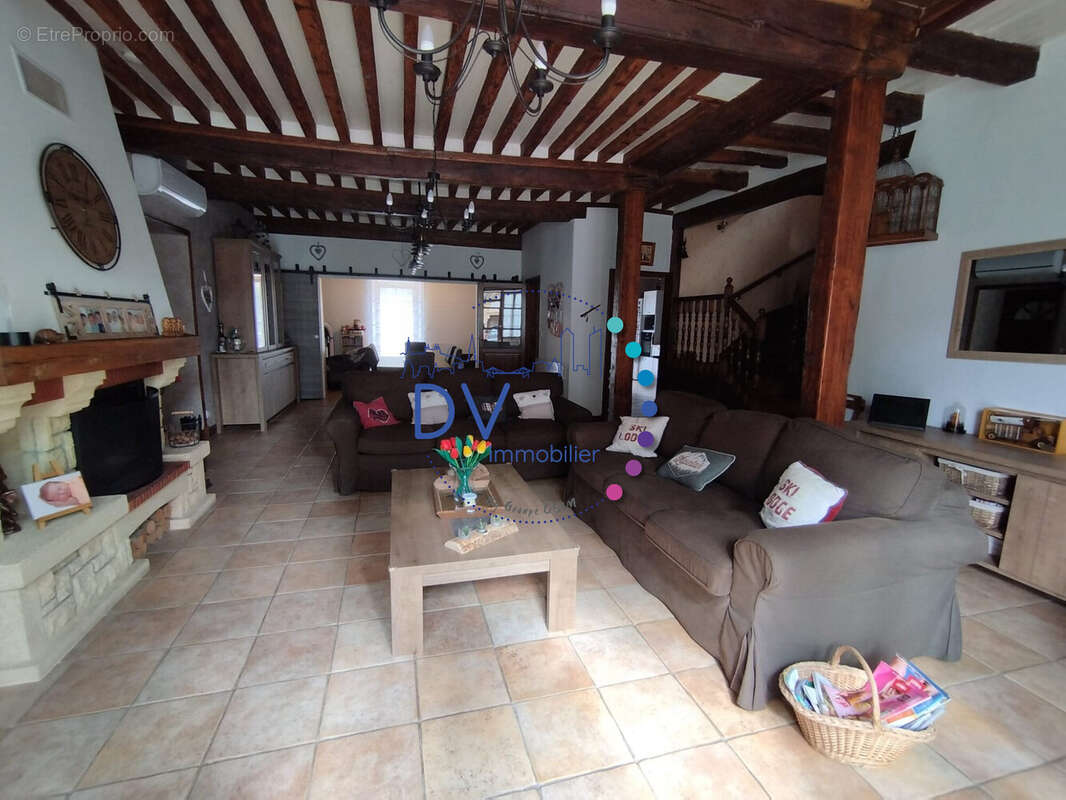 Maison à SAINT-BONNET-LE-TRONCY