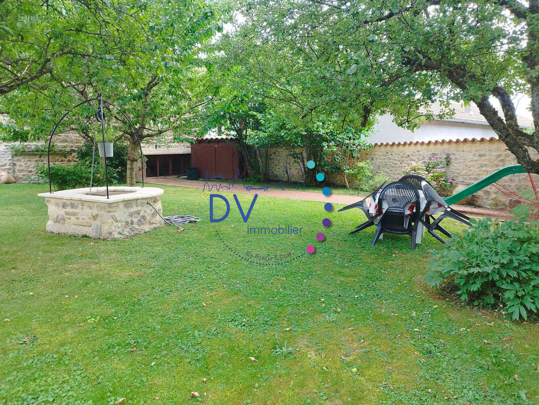 Maison à SAINT-BONNET-LE-TRONCY