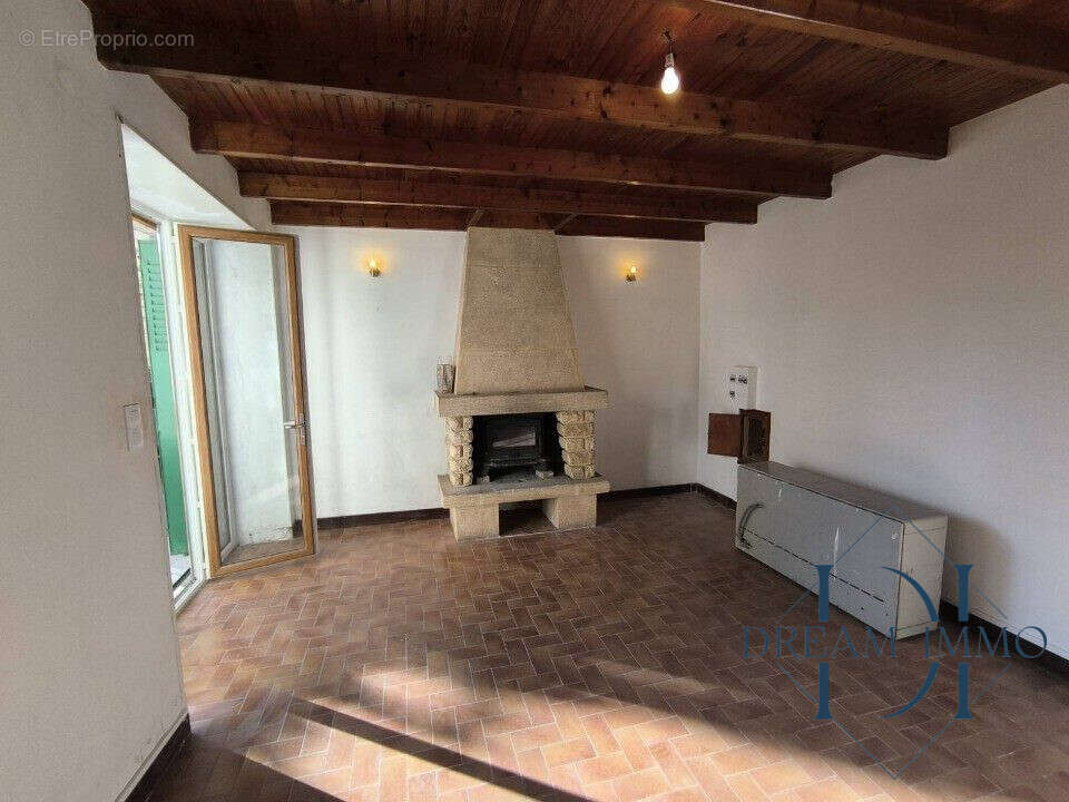 Maison à ALLEGRE-LES-FUMADES