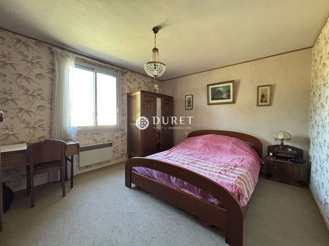 Maison à LE PUISET-DORE