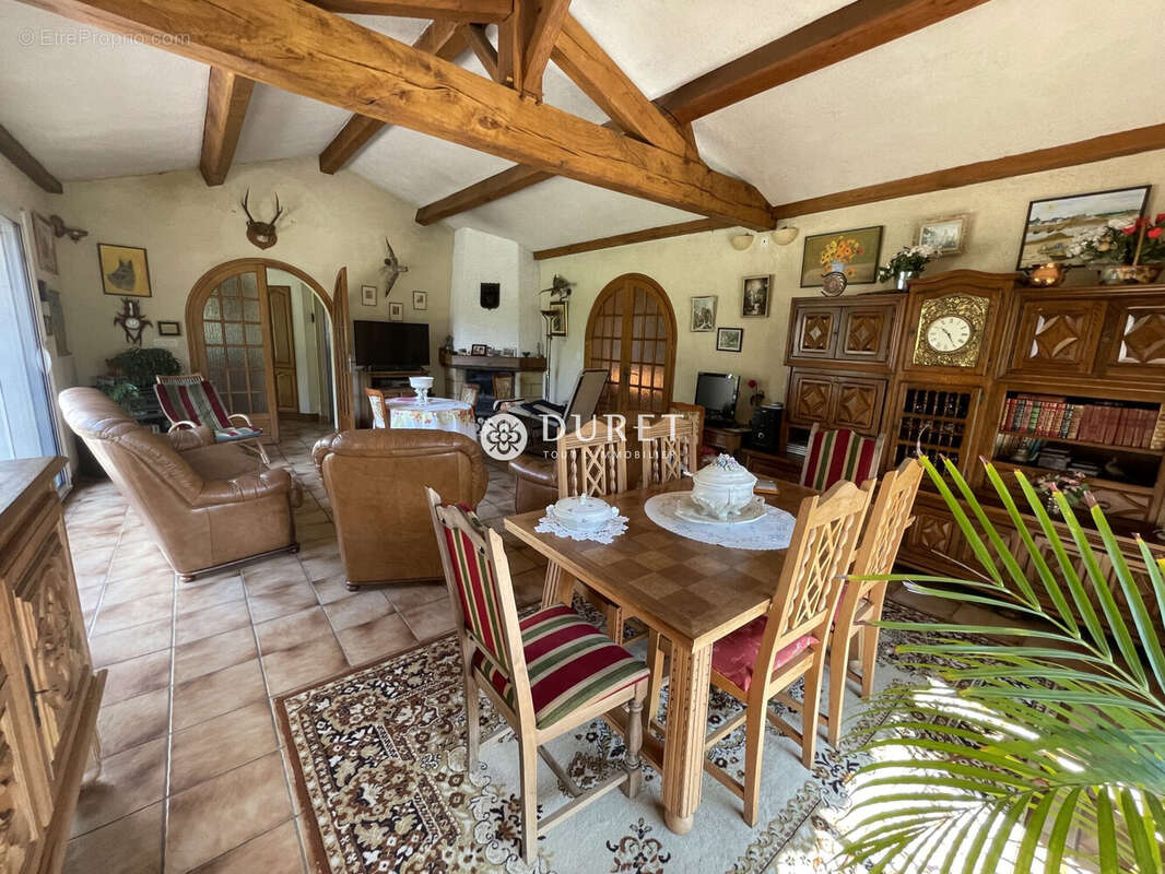 Maison à LE PUISET-DORE