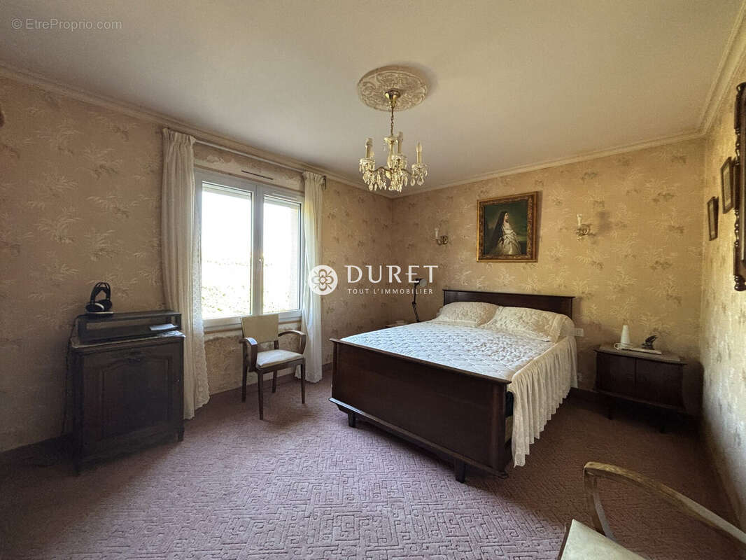 Maison à LE PUISET-DORE