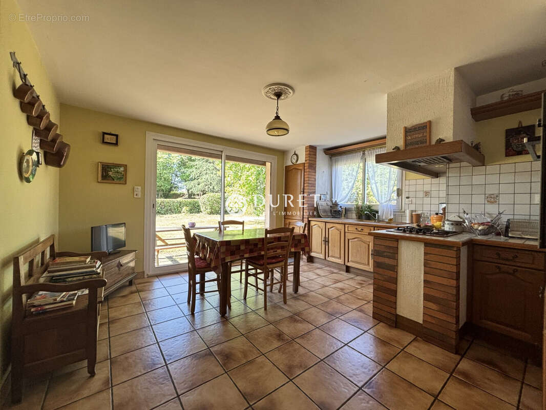 Maison à LE PUISET-DORE