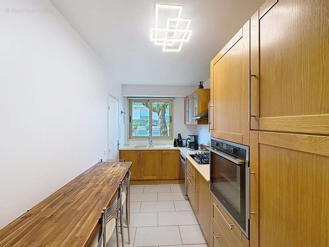 Appartement à L'HAY-LES-ROSES