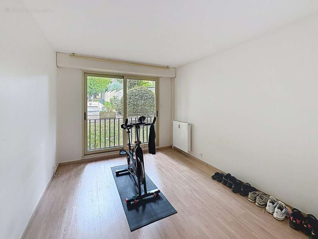 Appartement à L'HAY-LES-ROSES