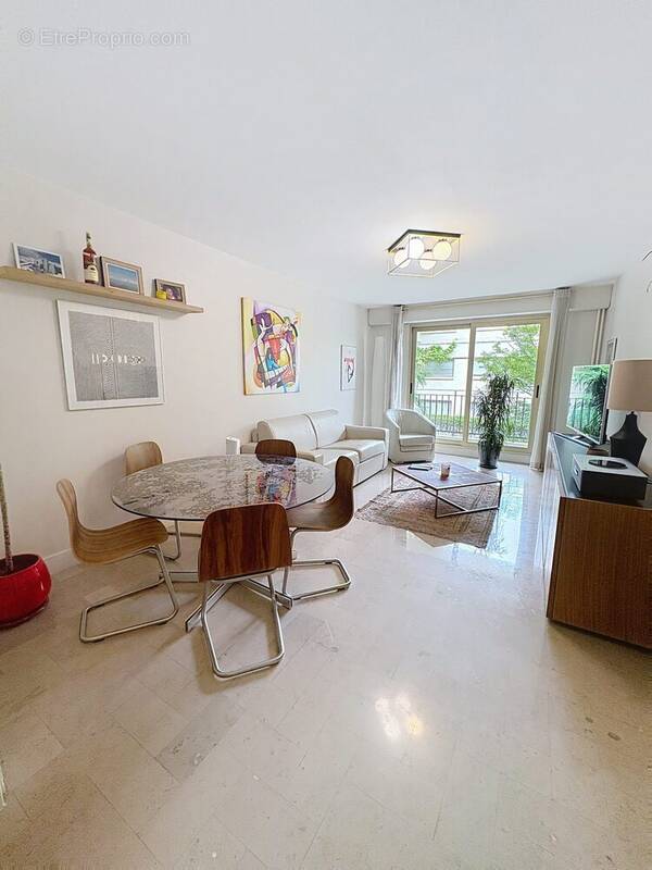 Appartement à L'HAY-LES-ROSES