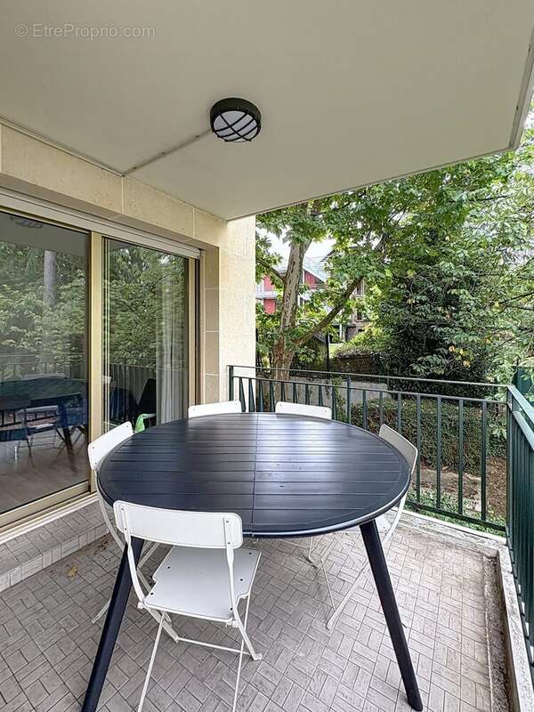 Appartement à L'HAY-LES-ROSES