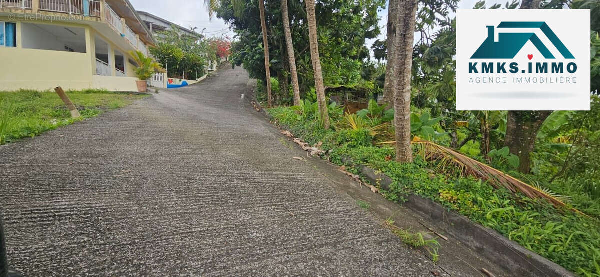 Terrain à LE LAMENTIN