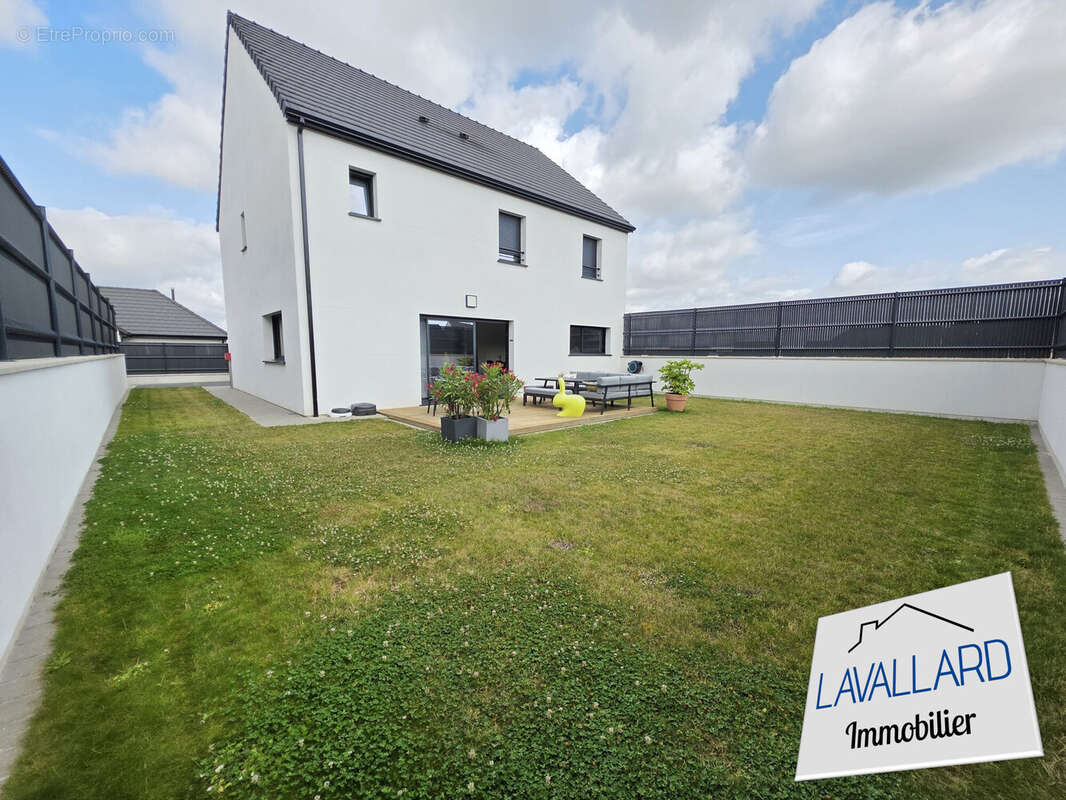 Maison à VERS-SUR-SELLES