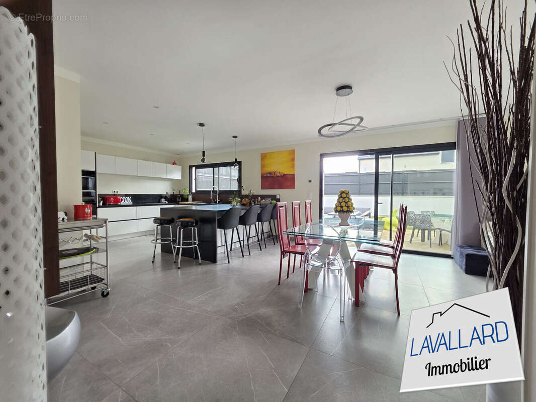 Maison à VERS-SUR-SELLES