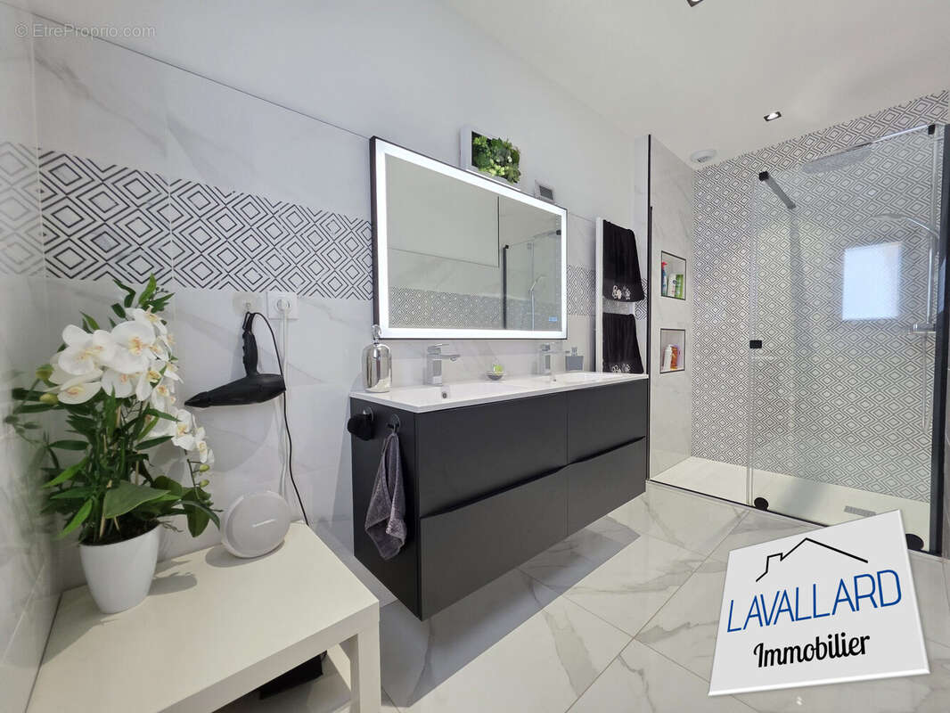 Maison à VERS-SUR-SELLES