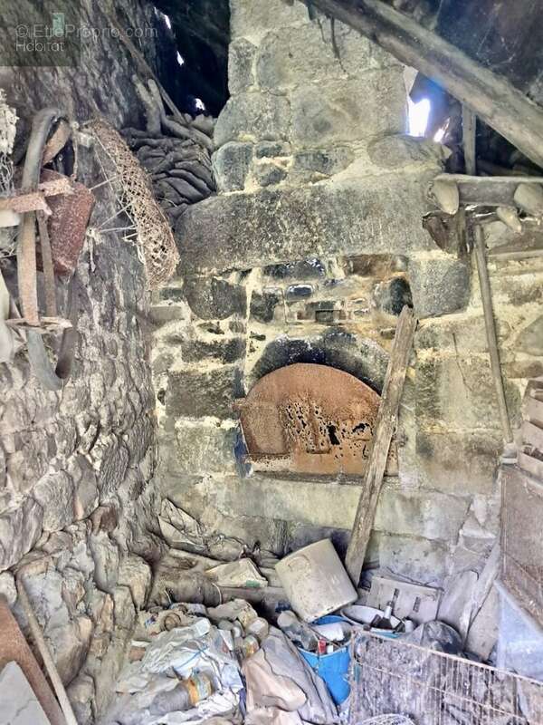 Maison à MONTPEYROUX