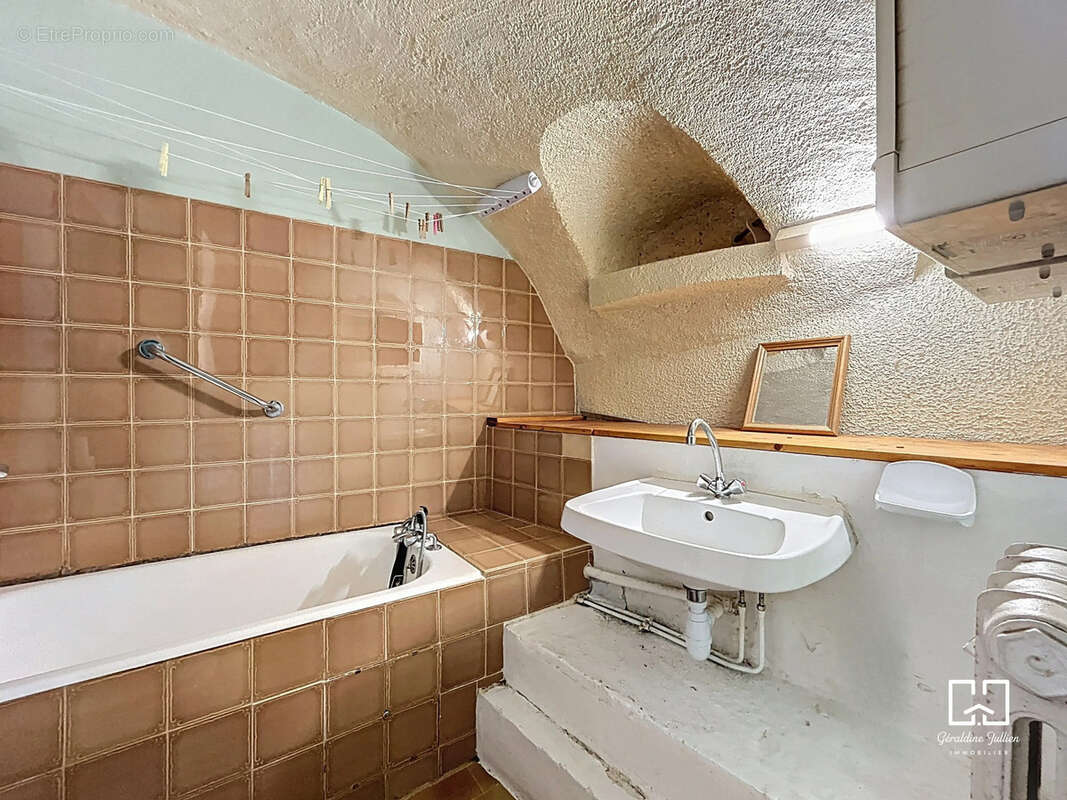 Appartement à LA SALLE-LES-ALPES