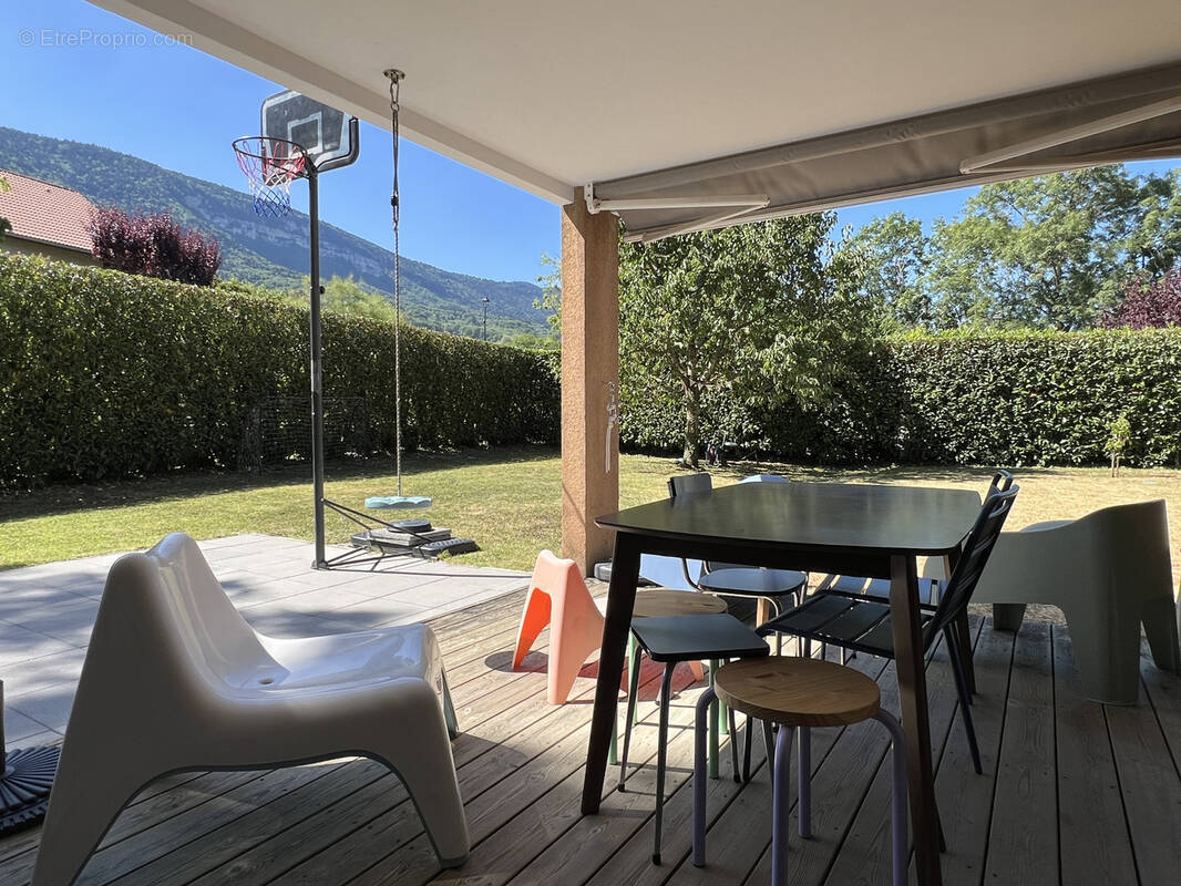 Appartement à COLLONGES-SOUS-SALEVE