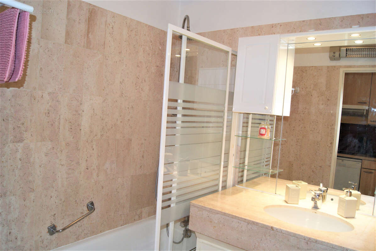 Appartement à VILLENEUVE-LOUBET