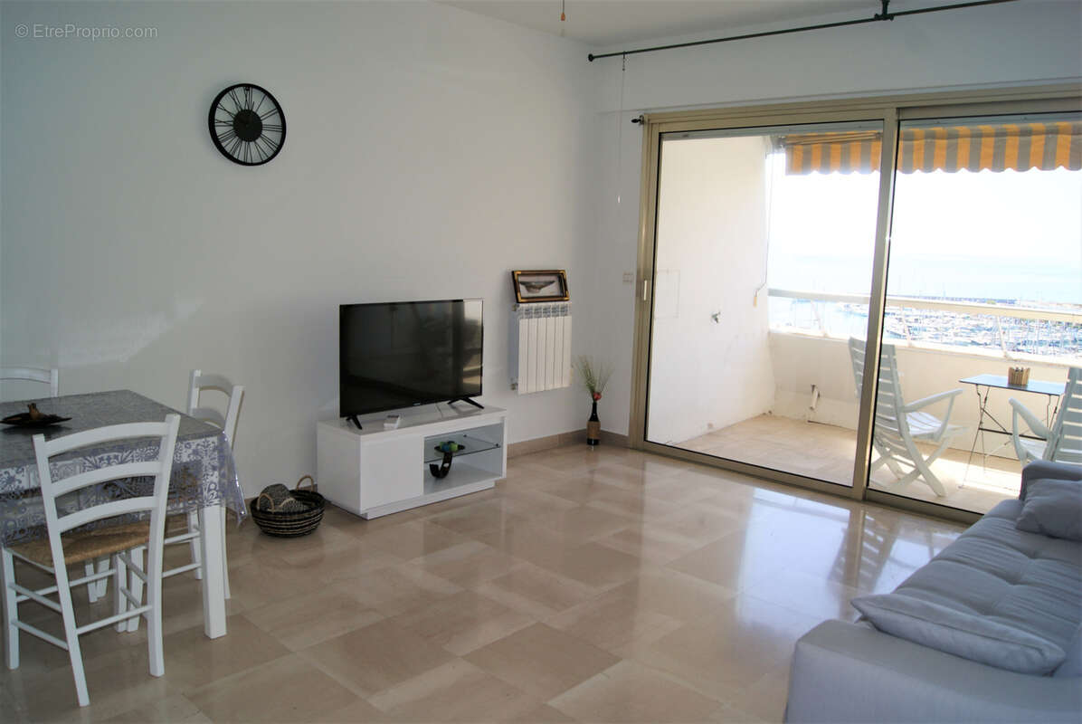 Appartement à VILLENEUVE-LOUBET