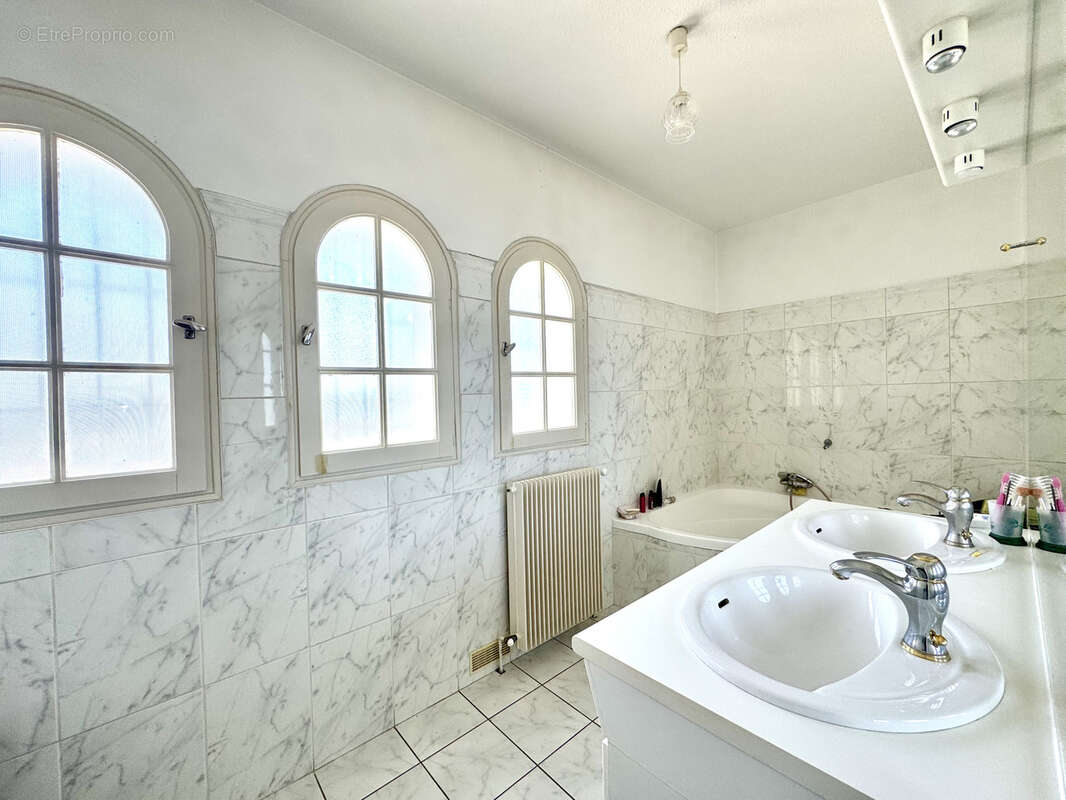 Maison à ARTIGUES-PRES-BORDEAUX