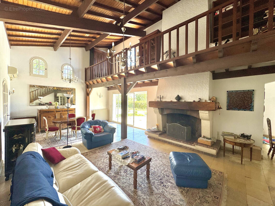 Maison à ARTIGUES-PRES-BORDEAUX