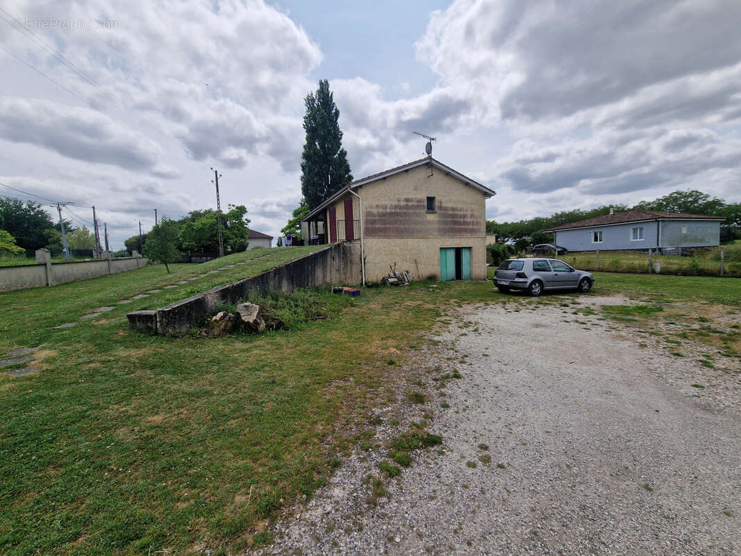 Maison à CHALLIGNAC