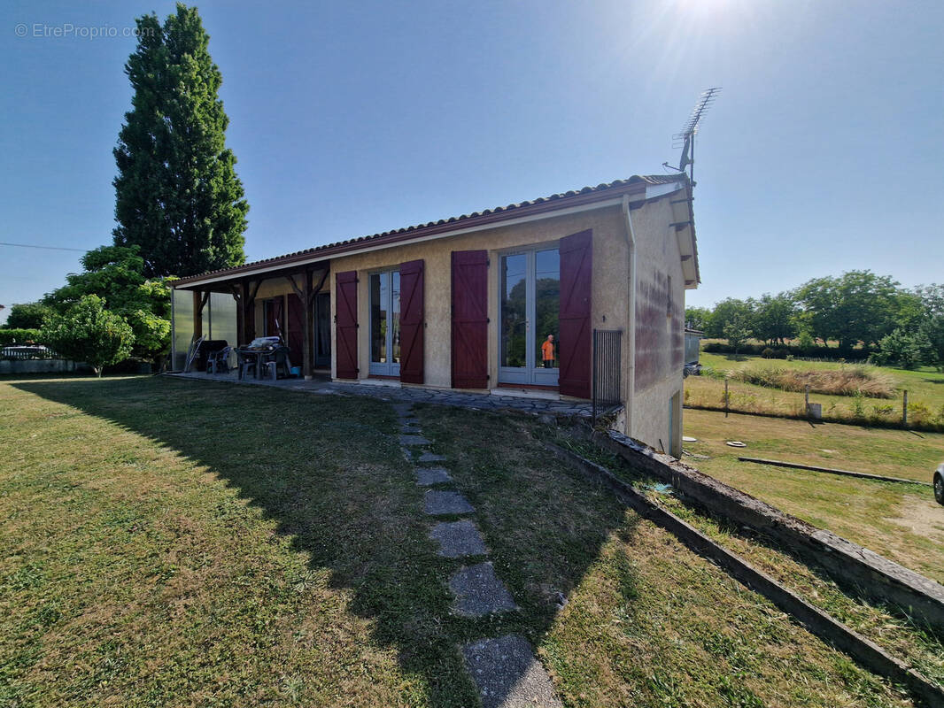 Maison à CHALLIGNAC