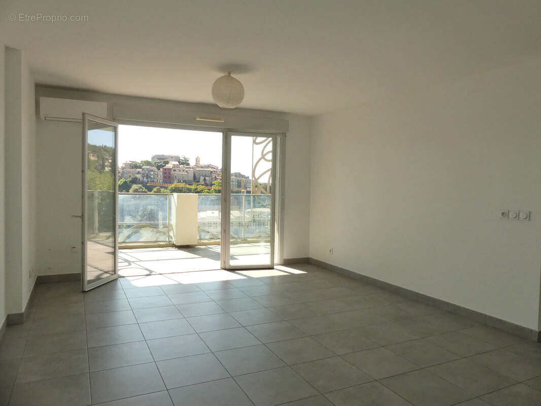 Appartement à GATTIERES