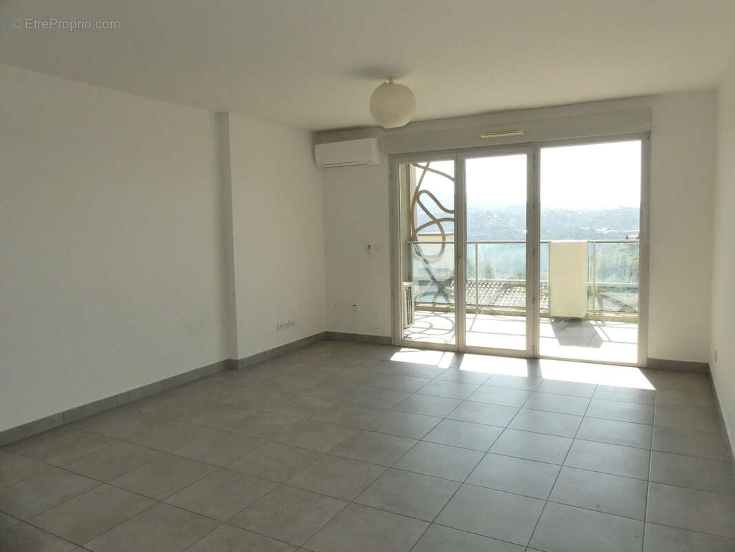 Appartement à GATTIERES