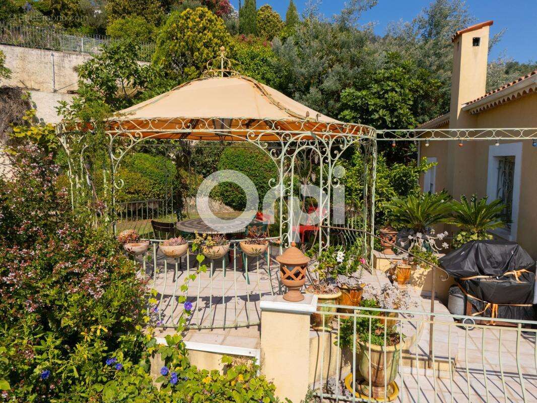 Maison à MANDELIEU-LA-NAPOULE