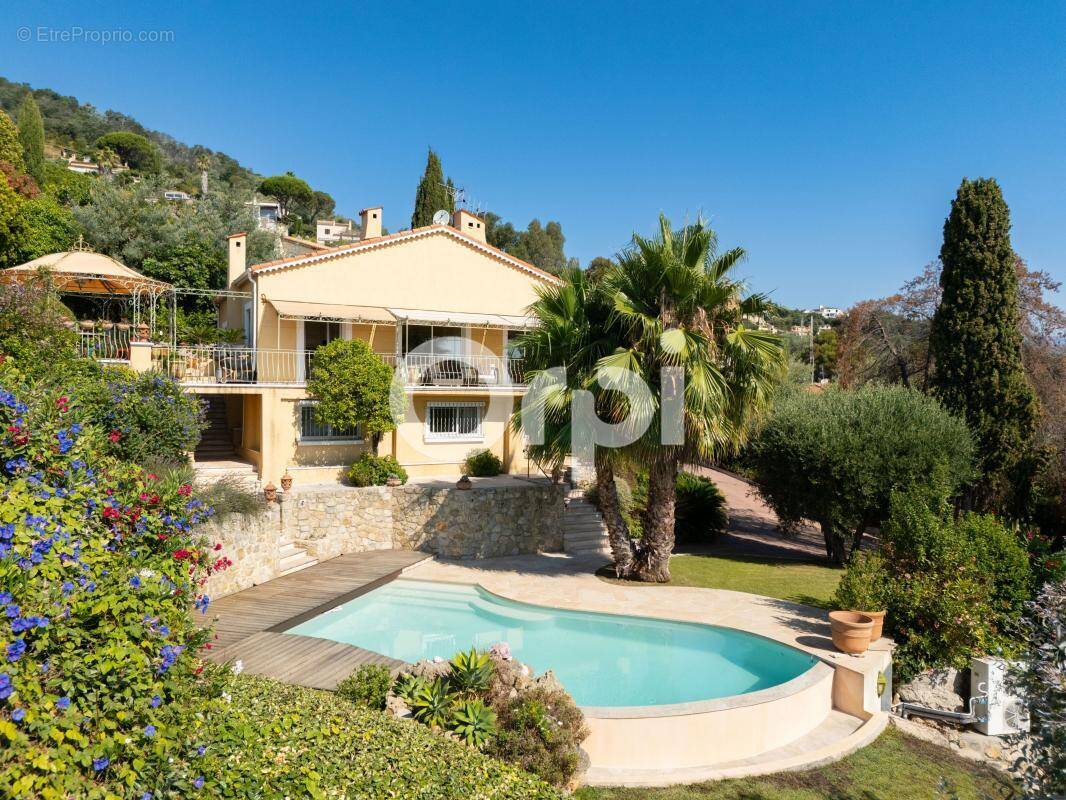 Maison à MANDELIEU-LA-NAPOULE