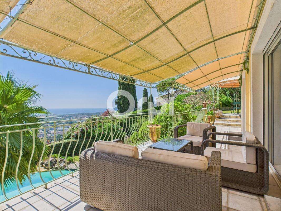 Maison à MANDELIEU-LA-NAPOULE