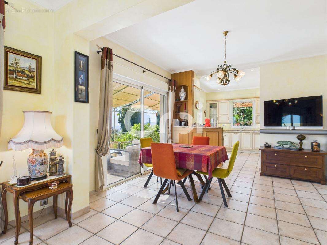 Maison à MANDELIEU-LA-NAPOULE