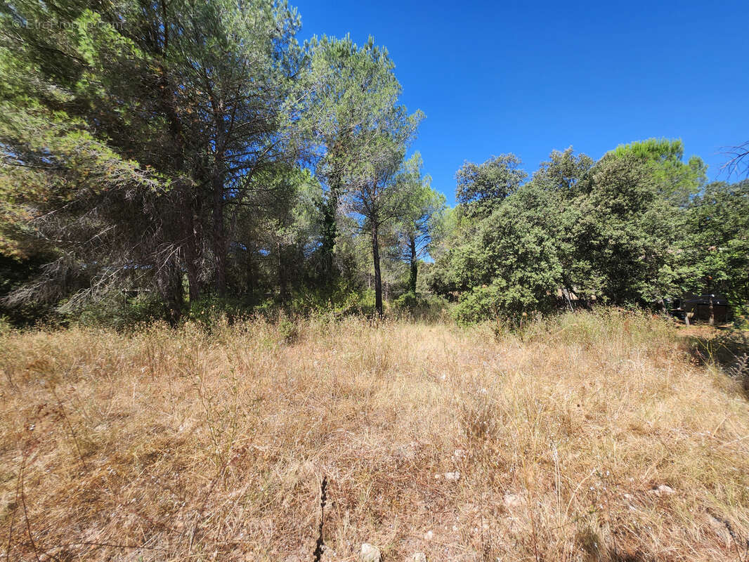 Terrain à UZES