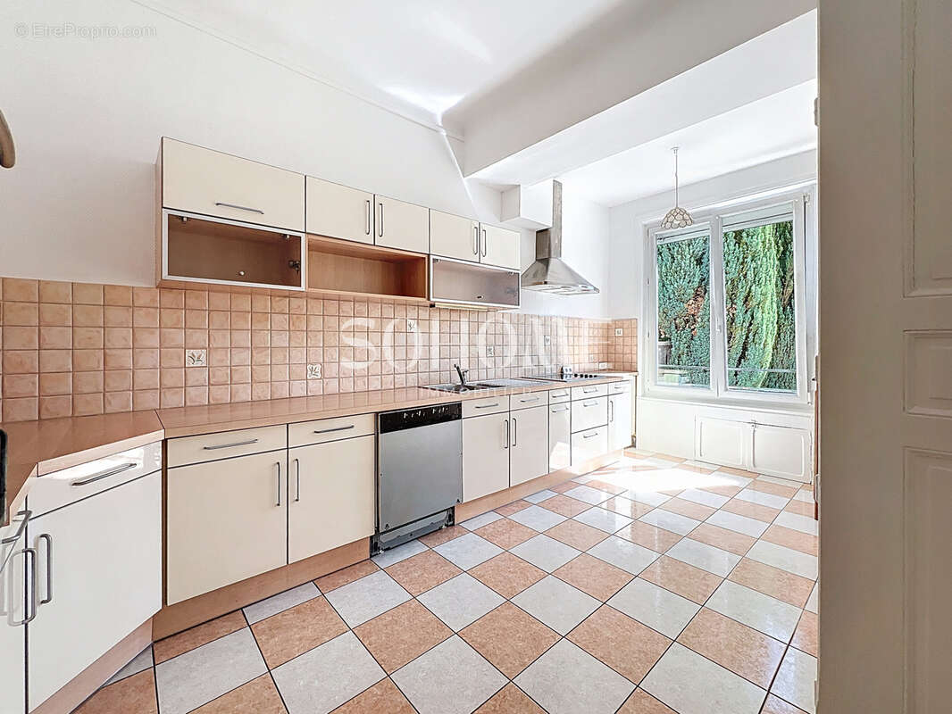 Maison à CHARLEVILLE-MEZIERES