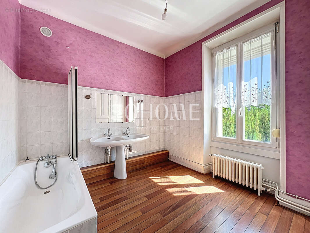 Maison à CHARLEVILLE-MEZIERES