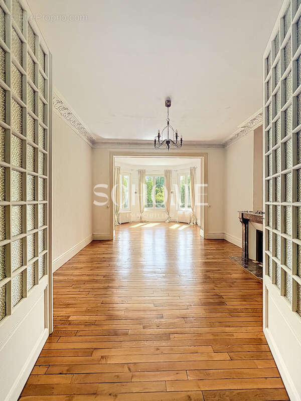 Maison à CHARLEVILLE-MEZIERES