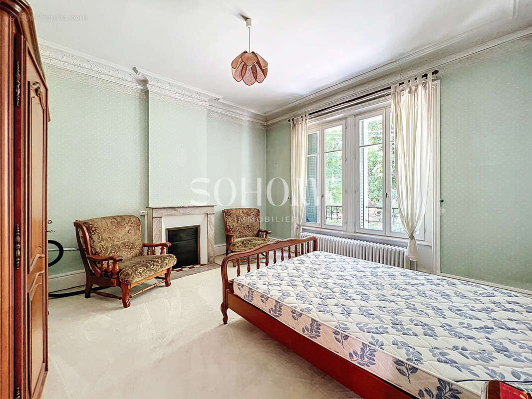 Maison à CHARLEVILLE-MEZIERES