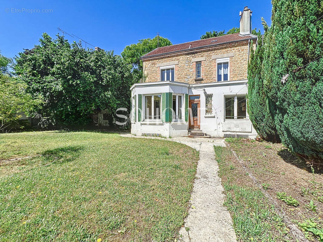 Maison à CHARLEVILLE-MEZIERES