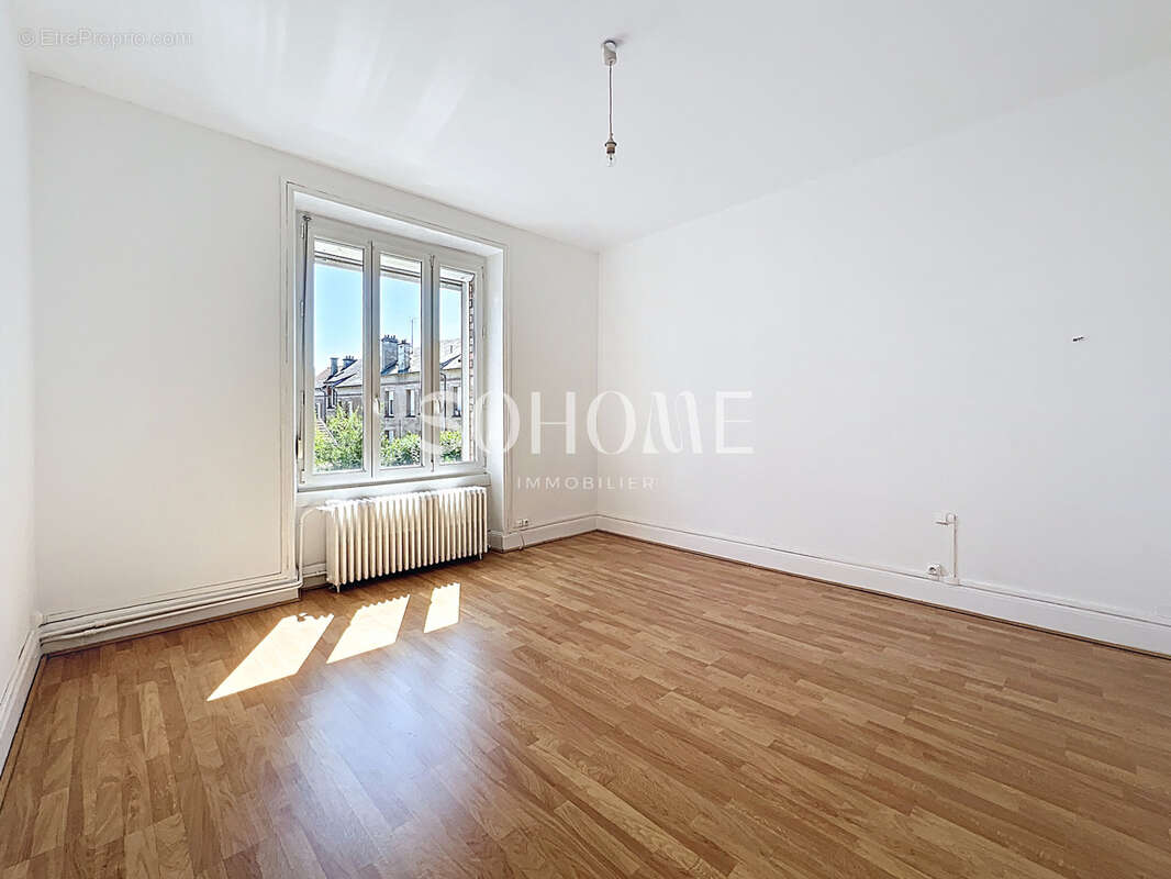 Maison à CHARLEVILLE-MEZIERES