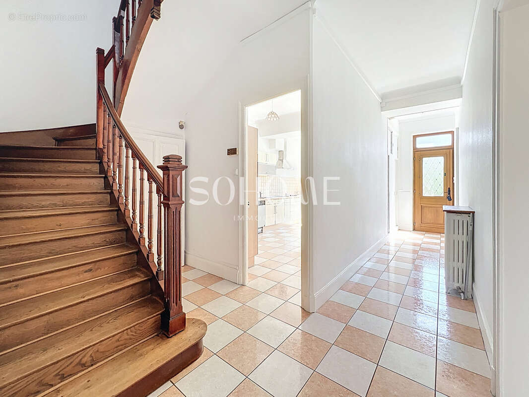 Maison à CHARLEVILLE-MEZIERES