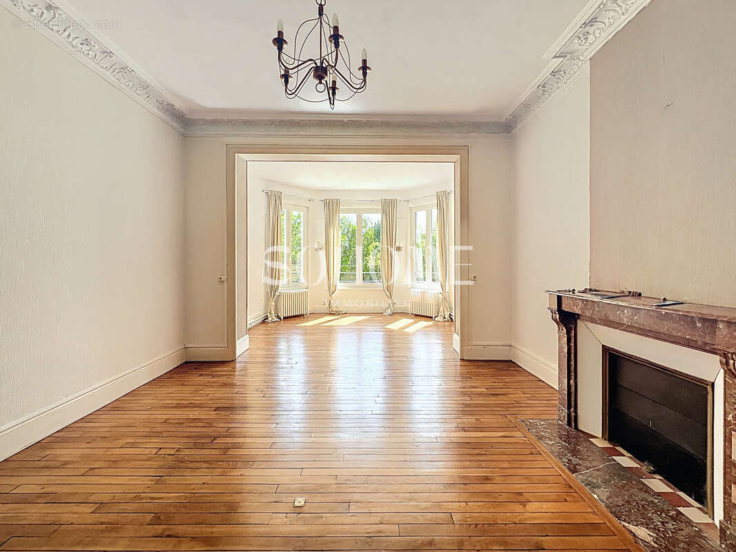 Maison à CHARLEVILLE-MEZIERES