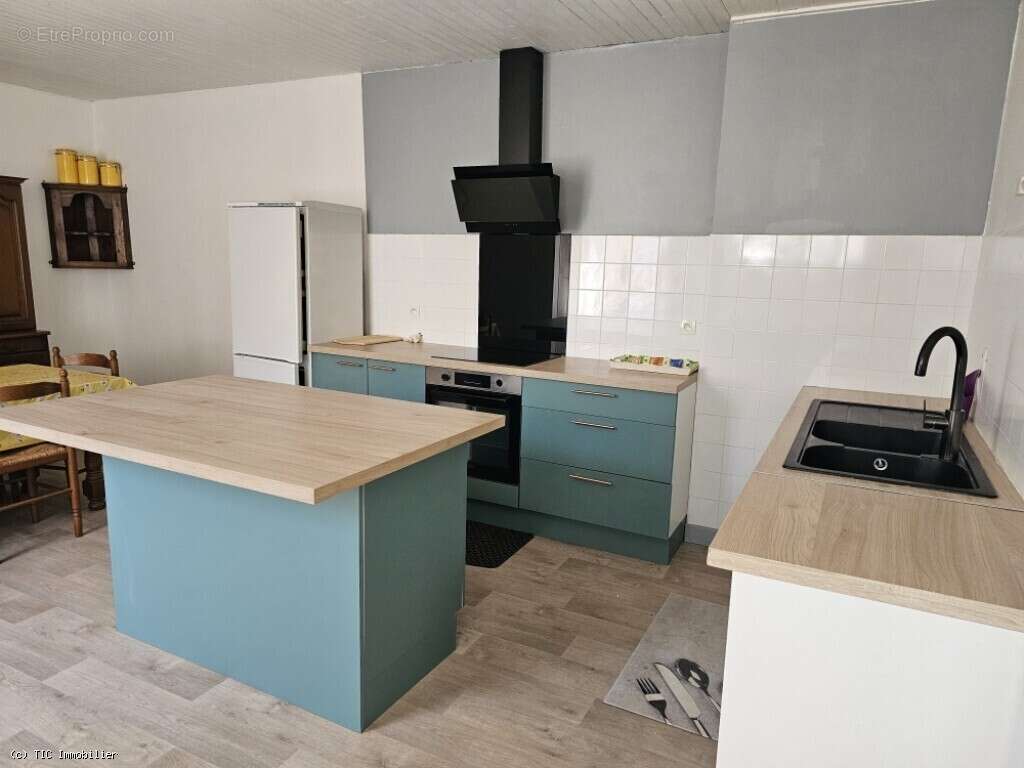 Maison à NANTEUIL-EN-VALLEE