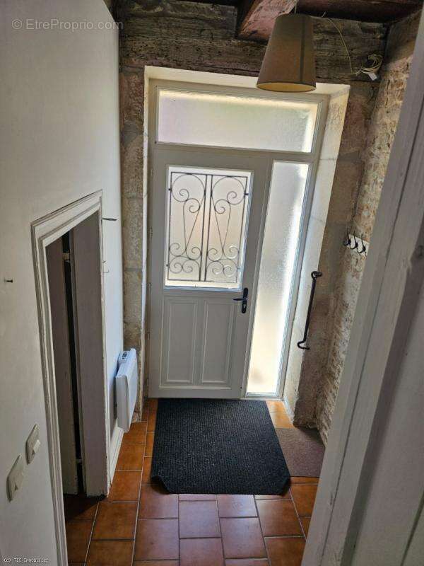 Maison à NANTEUIL-EN-VALLEE