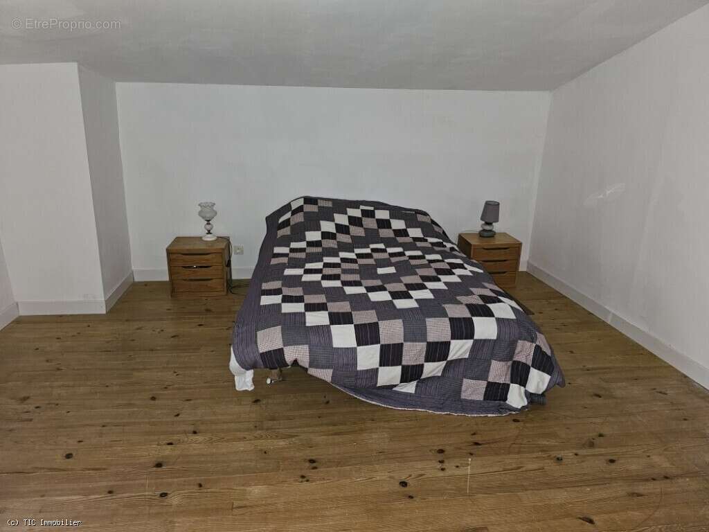 Maison à NANTEUIL-EN-VALLEE