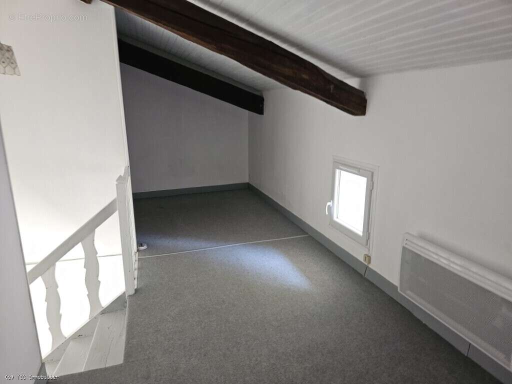 Maison à NANTEUIL-EN-VALLEE