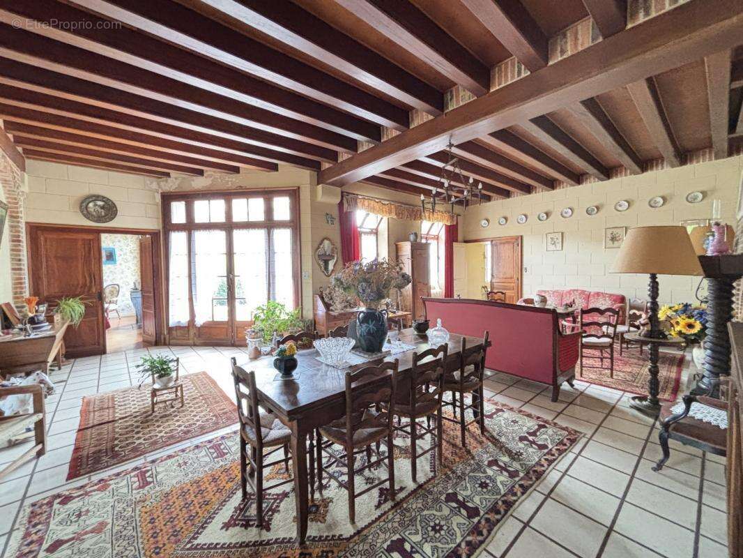 Maison à SALLES-DE-VILLEFAGNAN