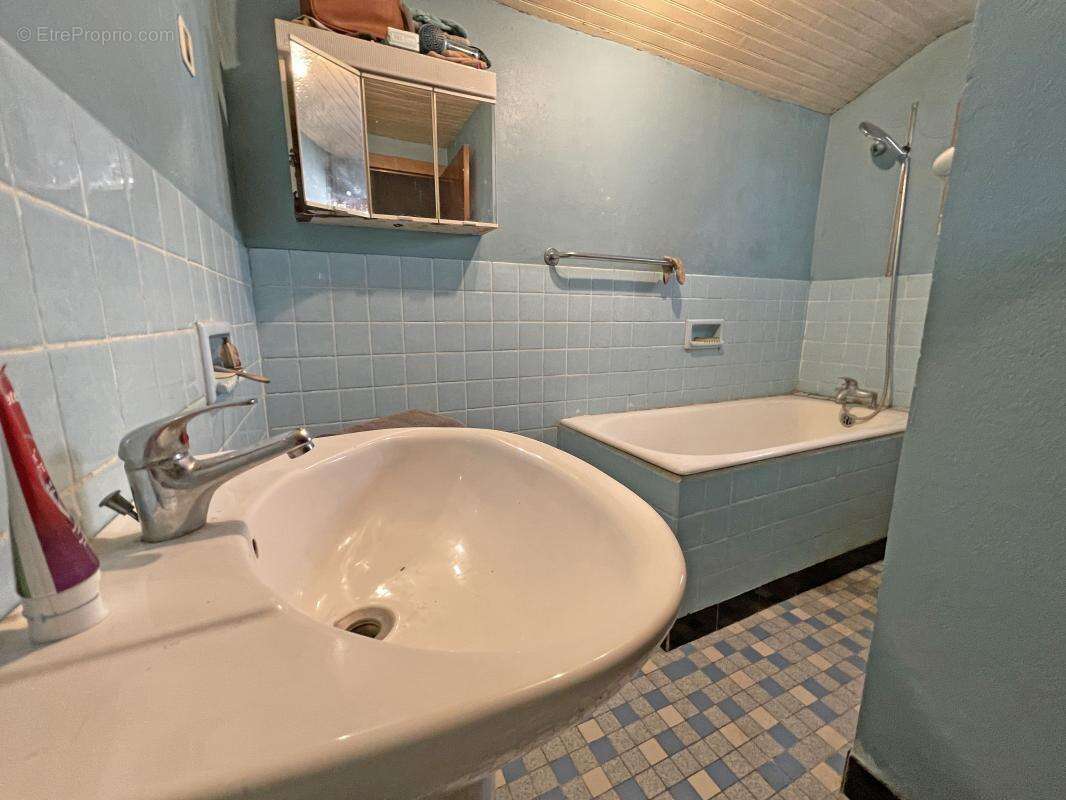 Maison à VEYRINES-DE-VERGT